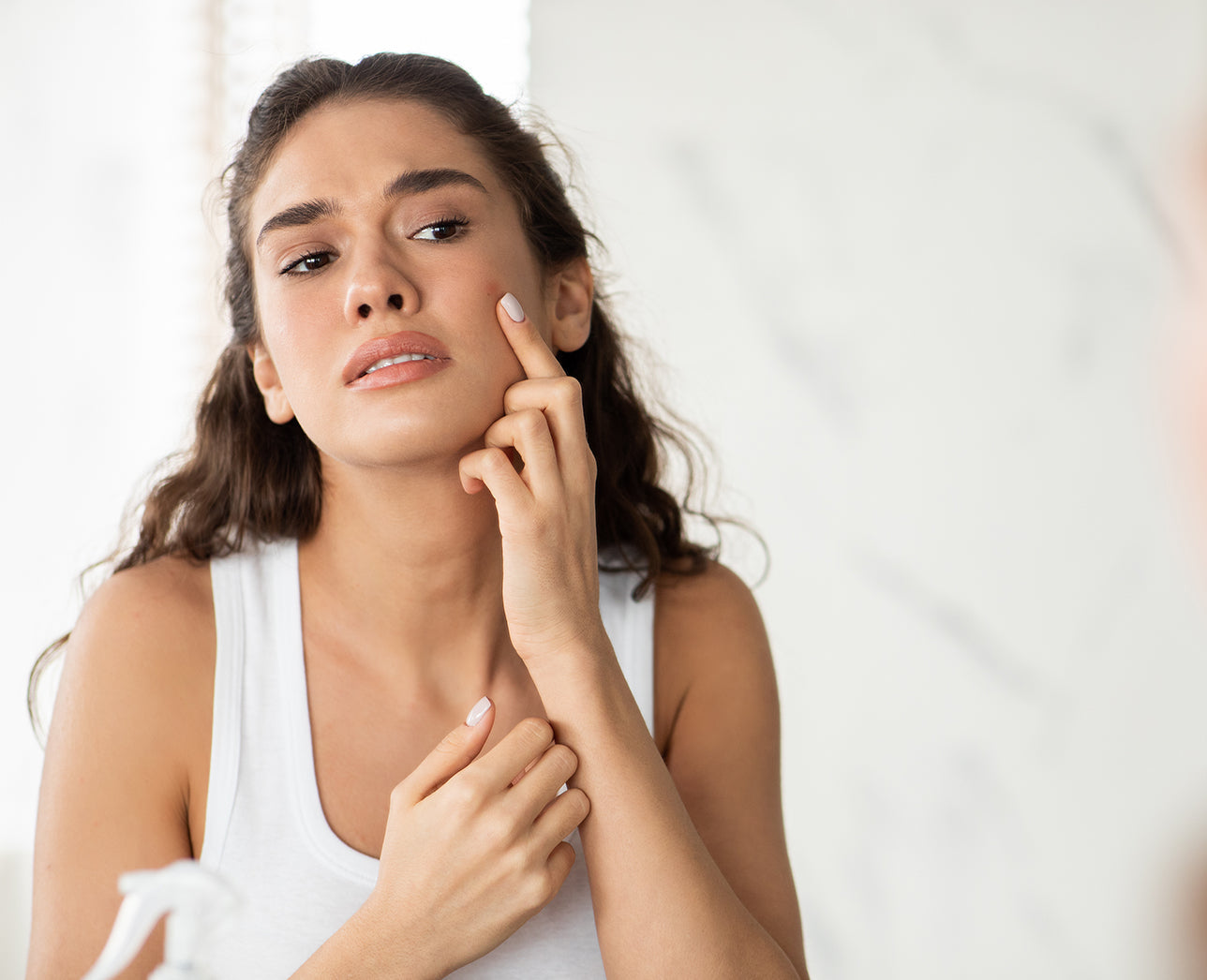 Struggling with acne? Discover how a tailored skincare routine, paired with Andro+Niki’s Acne & Skin Blemish Booster Serum, can help you achieve a balanced, clear complexion.